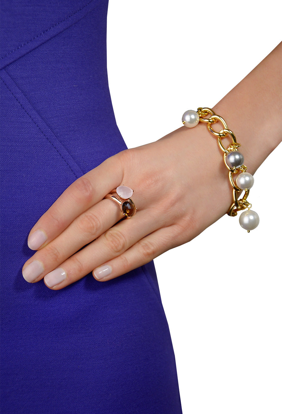 Ring mit ovalem Schmuckstein bronze